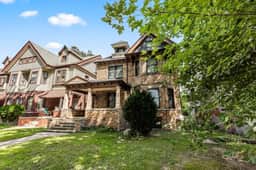 Opulent 2 Bedroom Getaway - Image 3