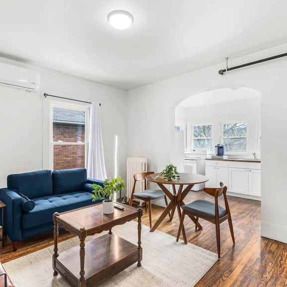 Luxury Holbrook Apartment - Image 1