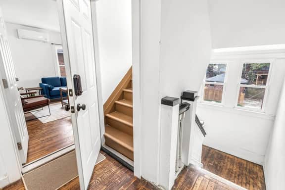 Luxury Holbrook Apartment - Image 2